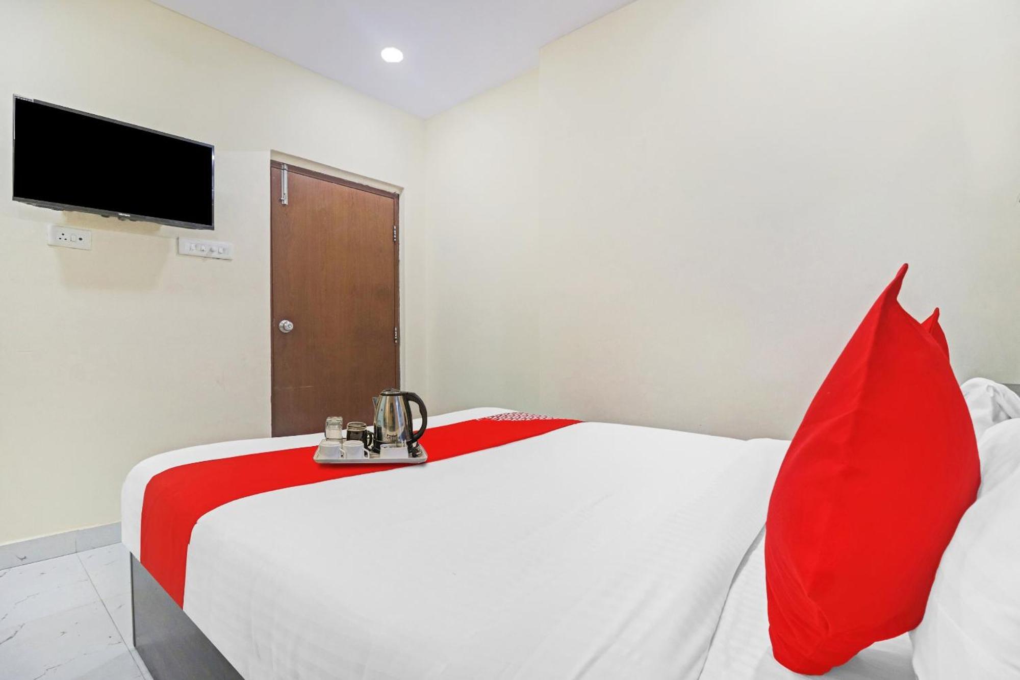 Hotel O Sri Navya Grand Near Nexus Hyderabad Bagian luar foto
