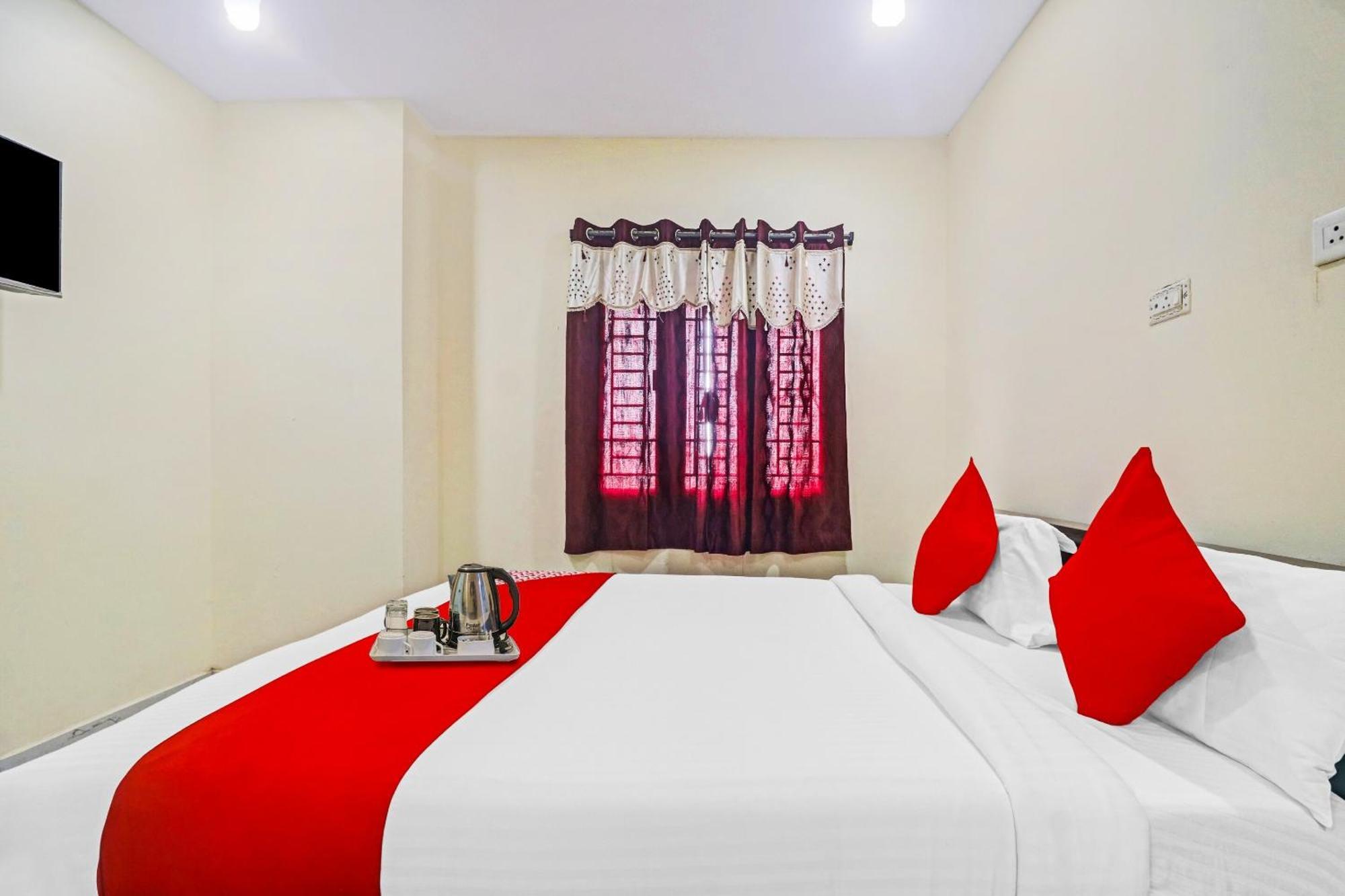 Hotel O Sri Navya Grand Near Nexus Hyderabad Bagian luar foto